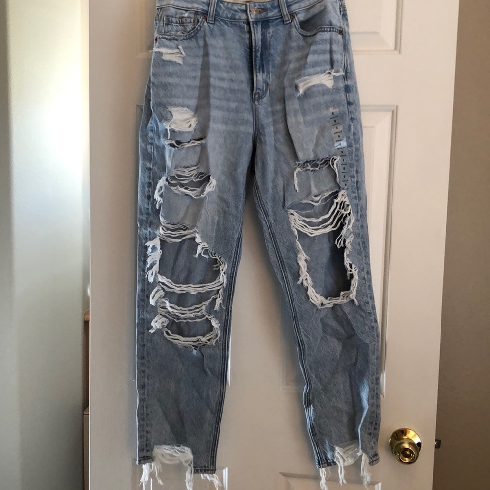 American Eagle Comfort Stretch Waistband Mom Jean